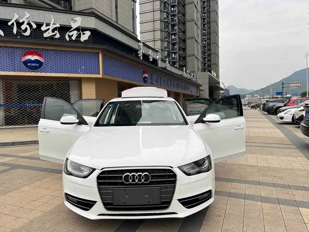 Audi A4L 2015