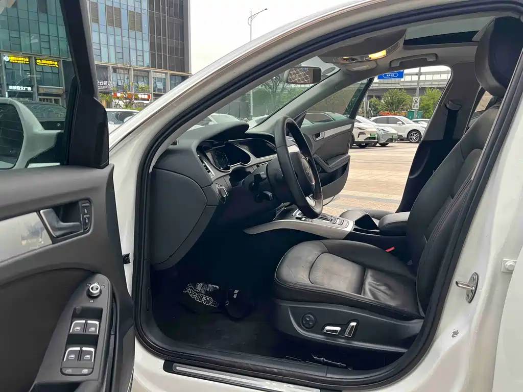 Audi A4L 2015