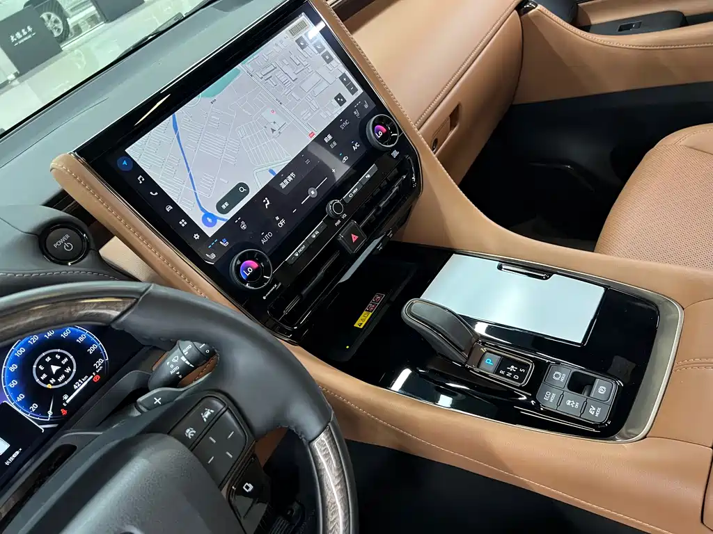 Toyota Vellfire 2023 — фото 25