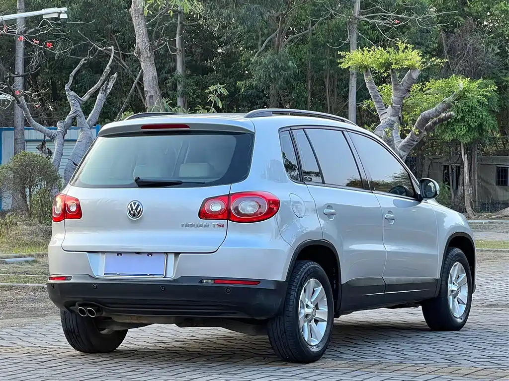 Volkswagen Tiguan 2013 — фото 4