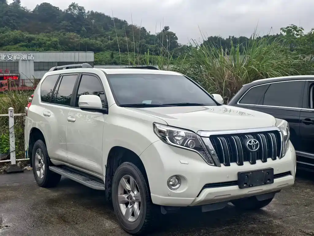 Toyota Prado 2017 — фото 1