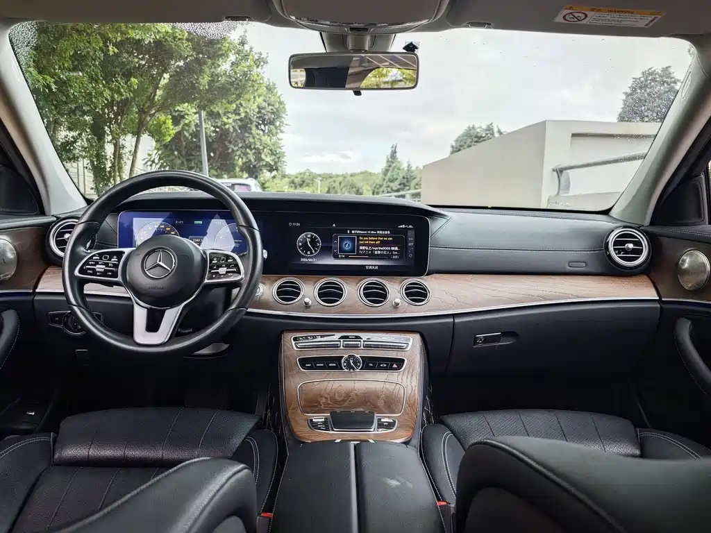 Mercedes-Benz E-Class 2019 — фото 15