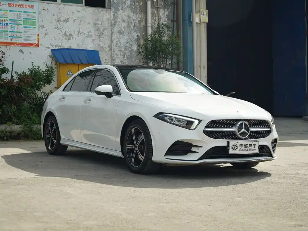 Mercedes-Benz A-Class 2022 — фото 1