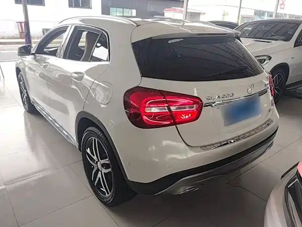 Mercedes-Benz GLA 2016