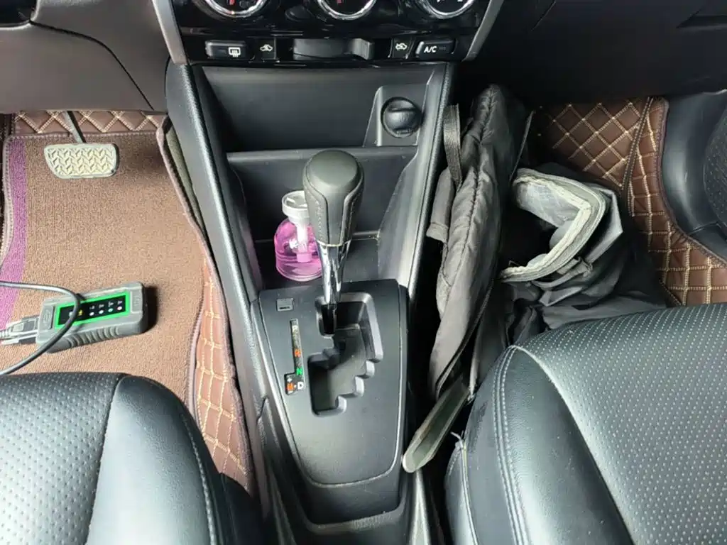 Toyota Yaris L 2019 — фото 14
