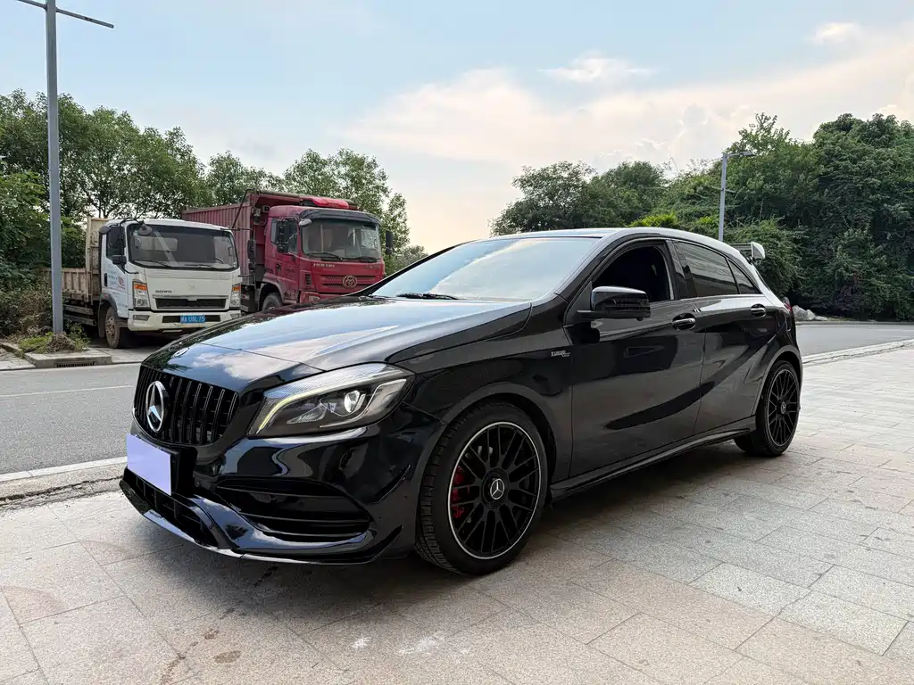 Mercedes-Benz A-Class 2018 — фото 1