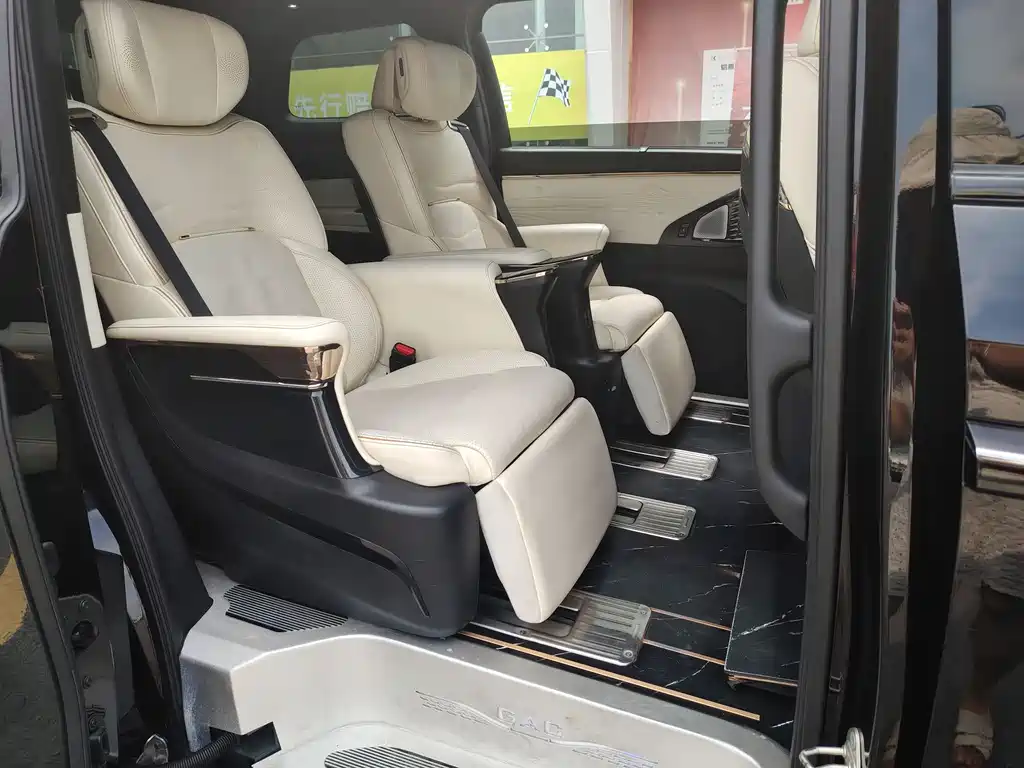 GAC Motor Trumpchi M8 2023 — фото 14