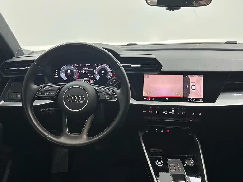 Audi A3 2023 — фото 10