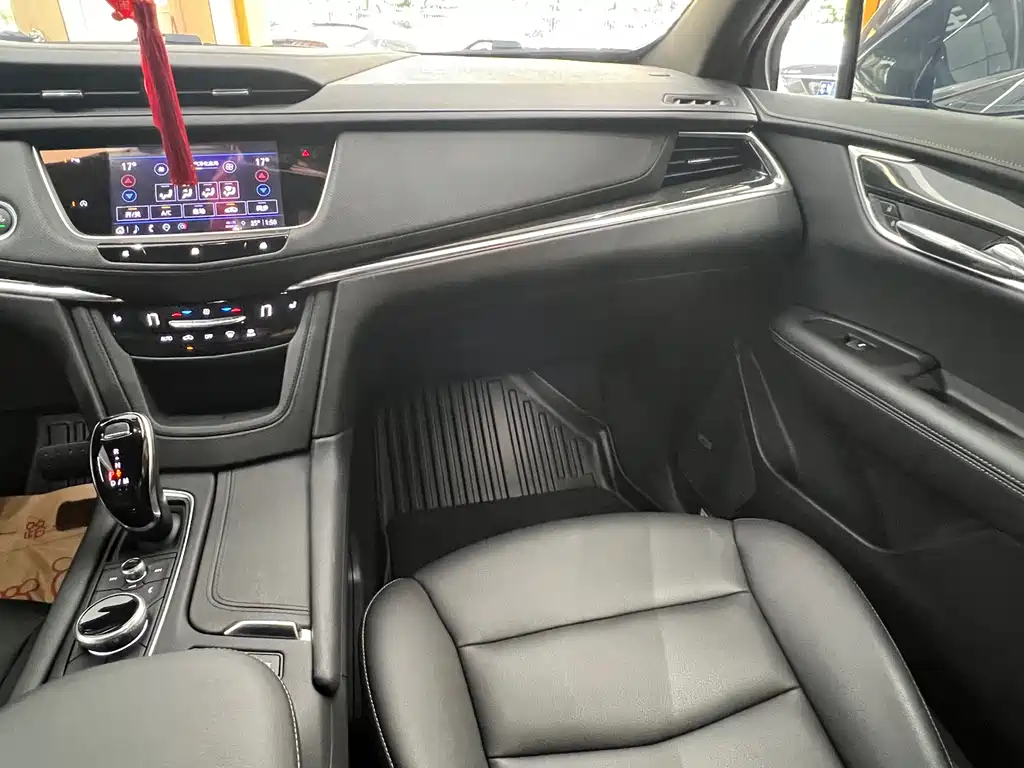 Cadillac XT5 2020 — фото 32