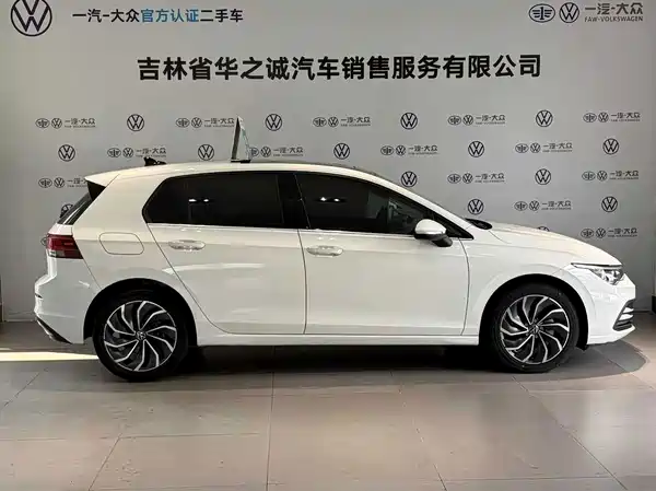 Volkswagen Golf 2024