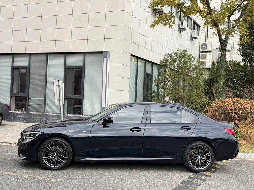 BMW 3 Series 2022