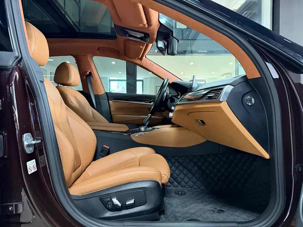 BMW 6 Series GT 2019 — фото 9