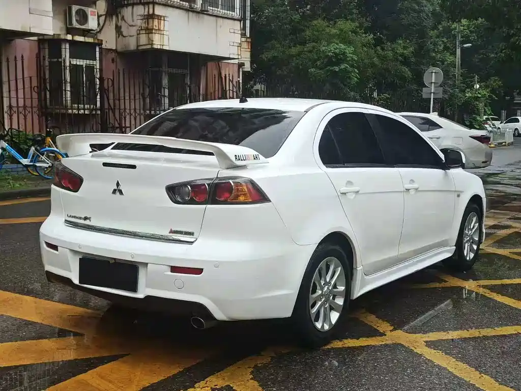 Mitsubishi Lancer EX 2013 — фото 12