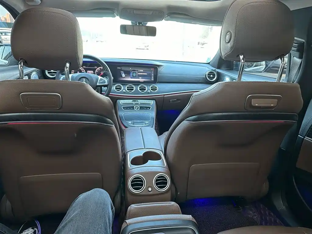 Mercedes-Benz E-Class 2018 — фото 9