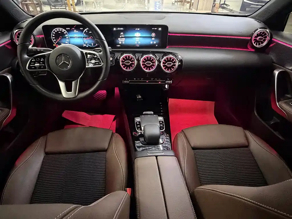Mercedes-Benz A-Class 2020 — фото 9