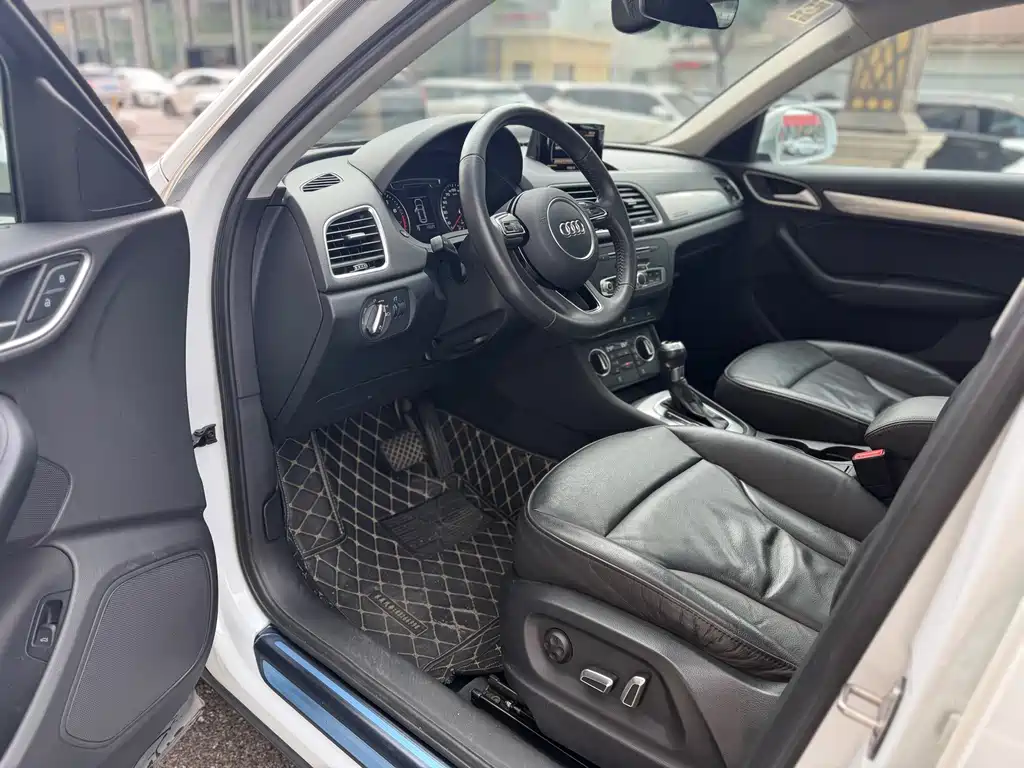 Audi Q3 2018 — фото 14