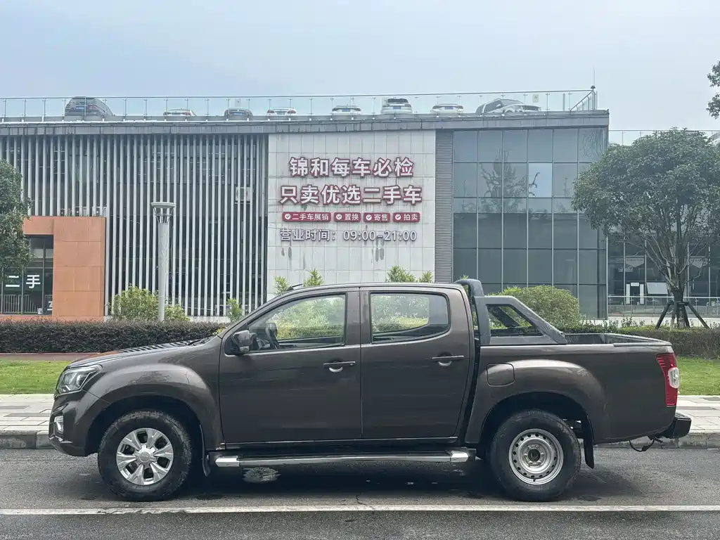 Isuzu RE-MAX 2019