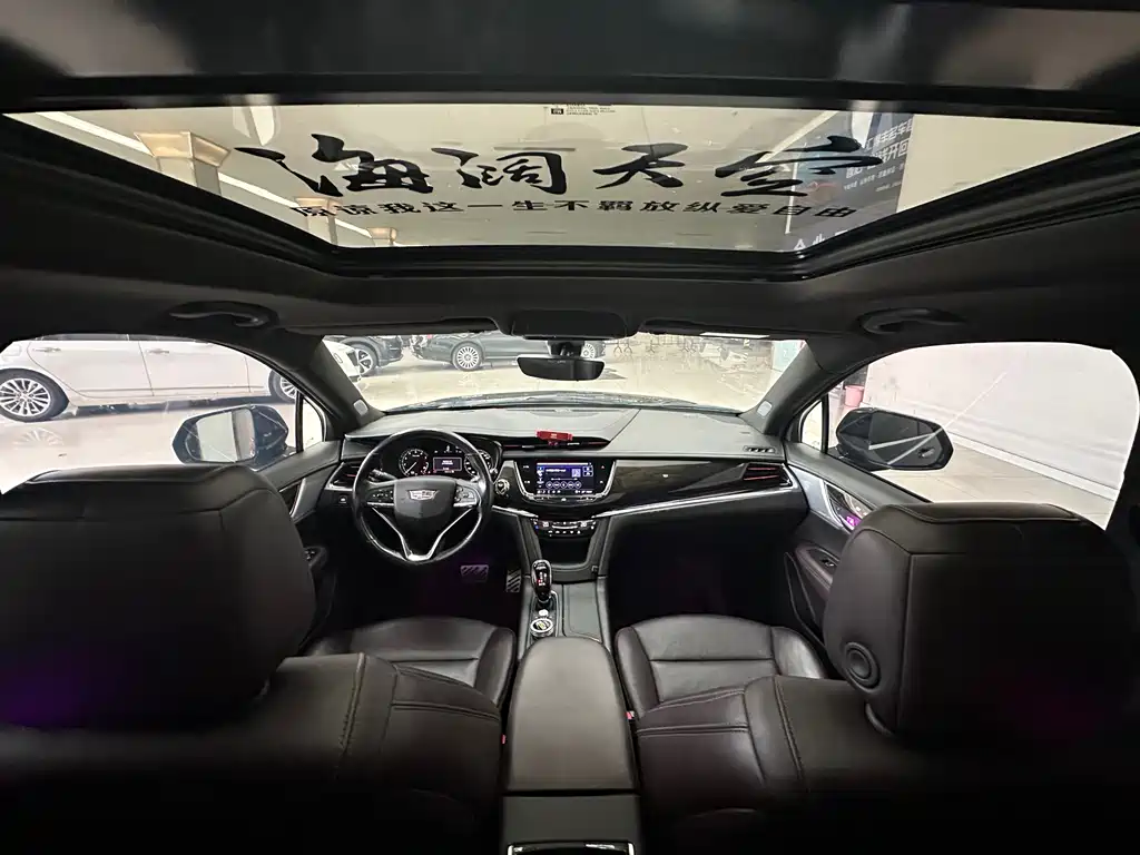 Cadillac XT6 2021 — фото 16