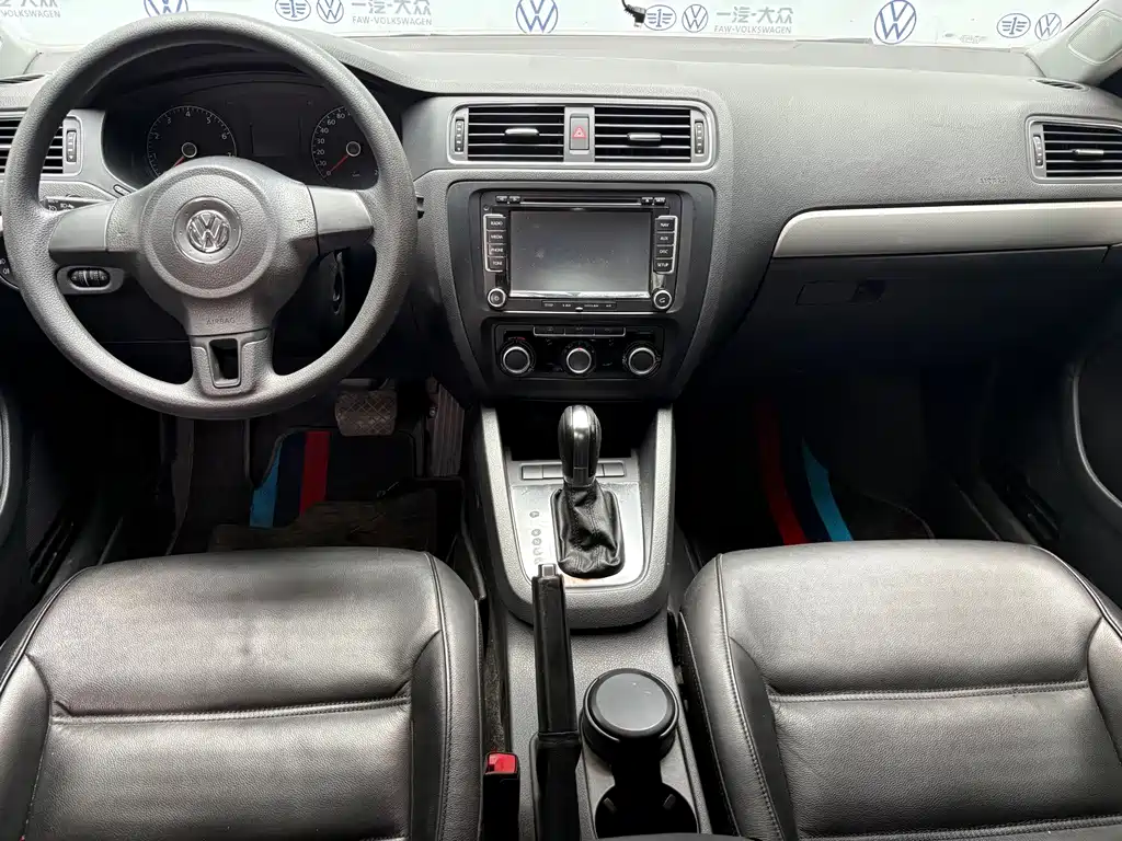 Volkswagen Sagitar 2013
