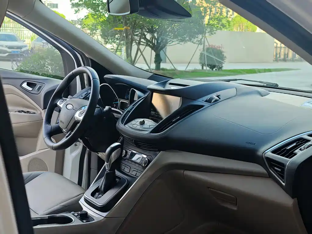 Ford Kuga 2014