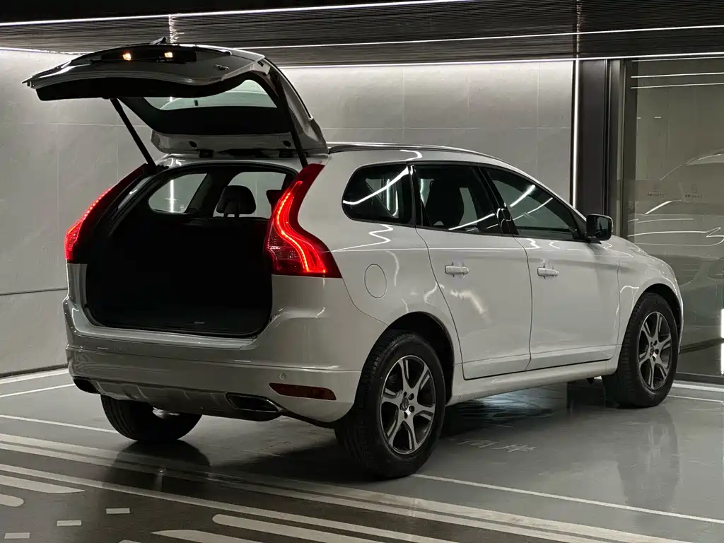 Volvo XC60 2014 — фото 10