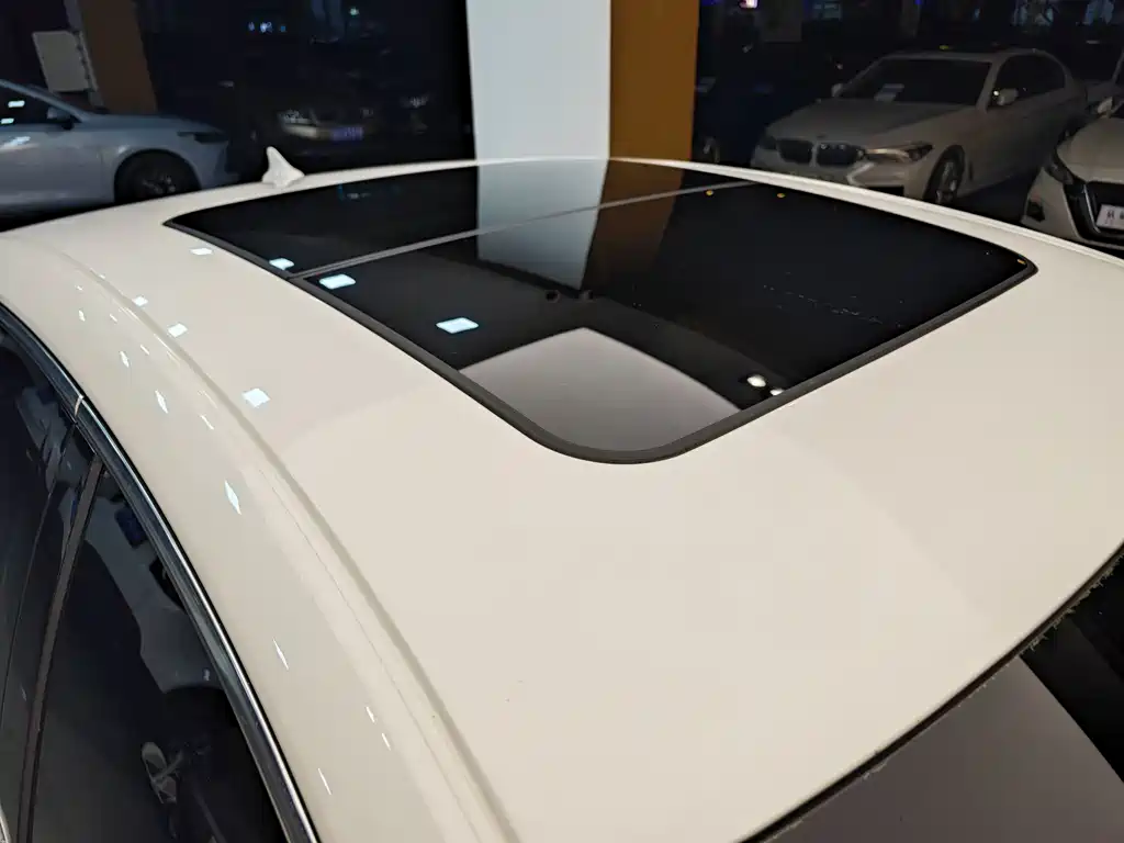 Cadillac XTS 2015 — фото 35
