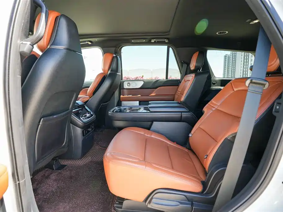 Lincoln Navigator 2021 — фото 11