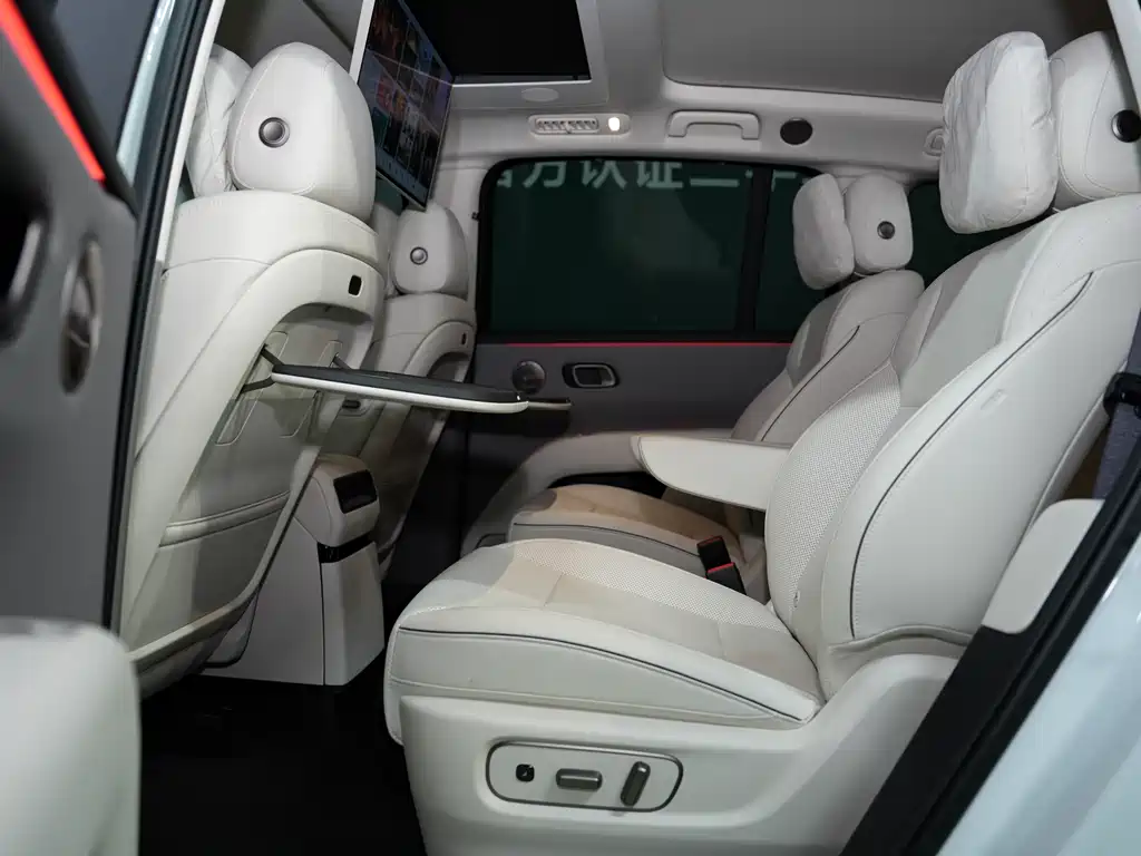 Li Auto i8 2025 — фото 25