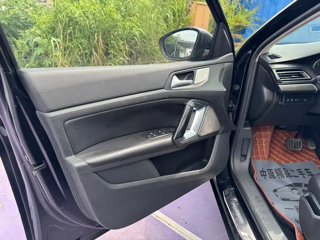 Peugeot 408 2015 — фото 10