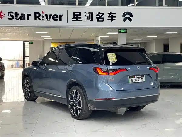 NIO ES8 2021