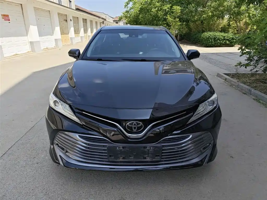 Toyota Camry 2018 — фото 3