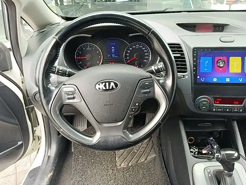 Kia K3 2016 — фото 11