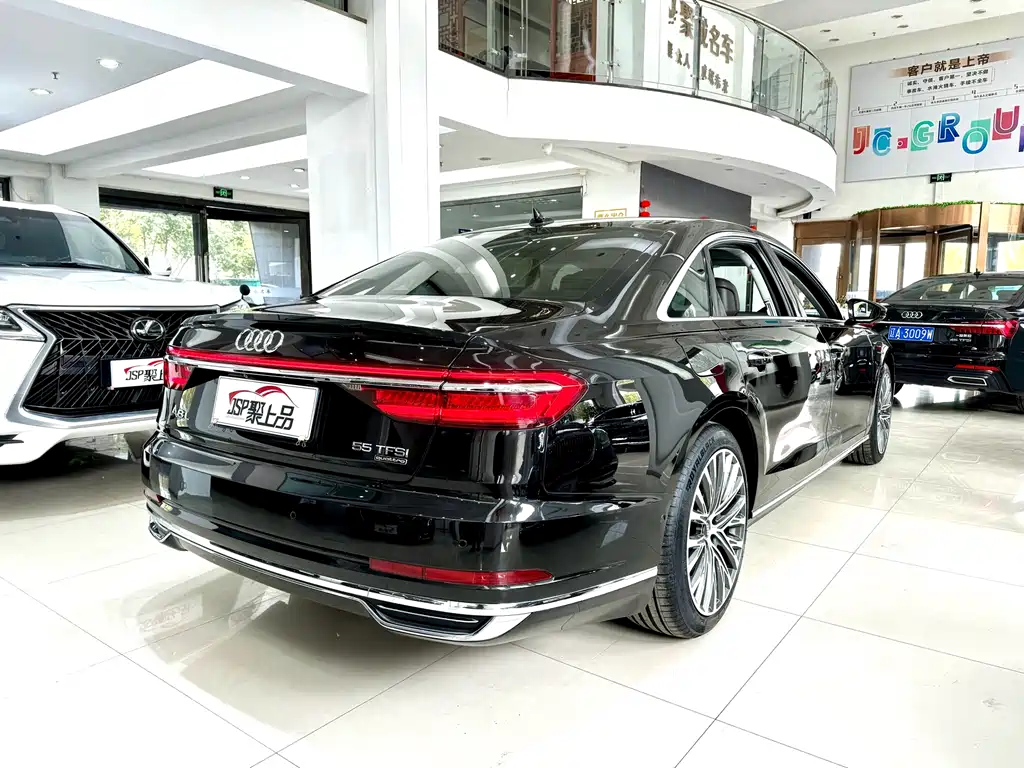 Audi A8 2019 — фото 21