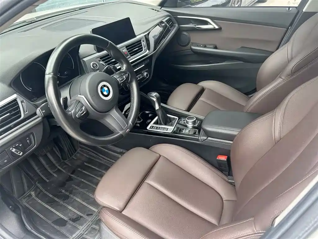 BMW 1 Series 2019 — фото 15
