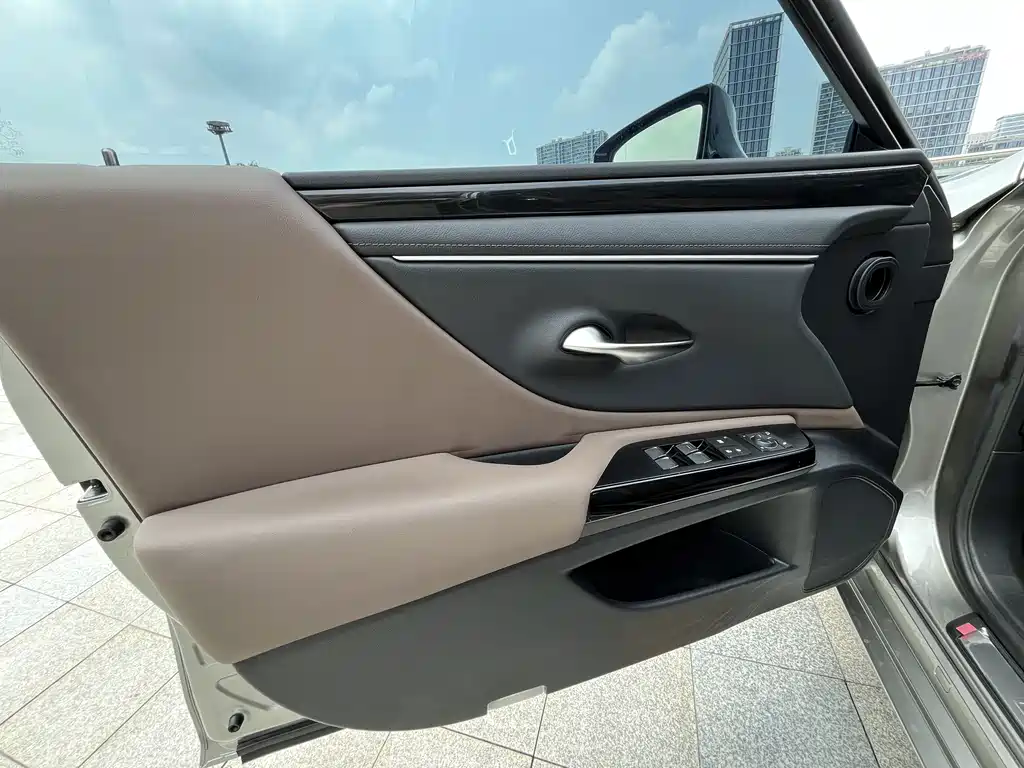 Lexus ES 2024 — фото 10