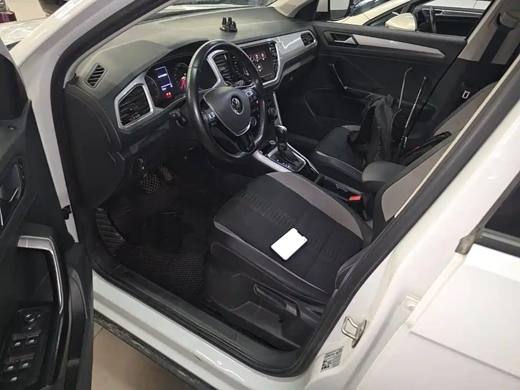 Volkswagen T-Roc 2023 — фото 15
