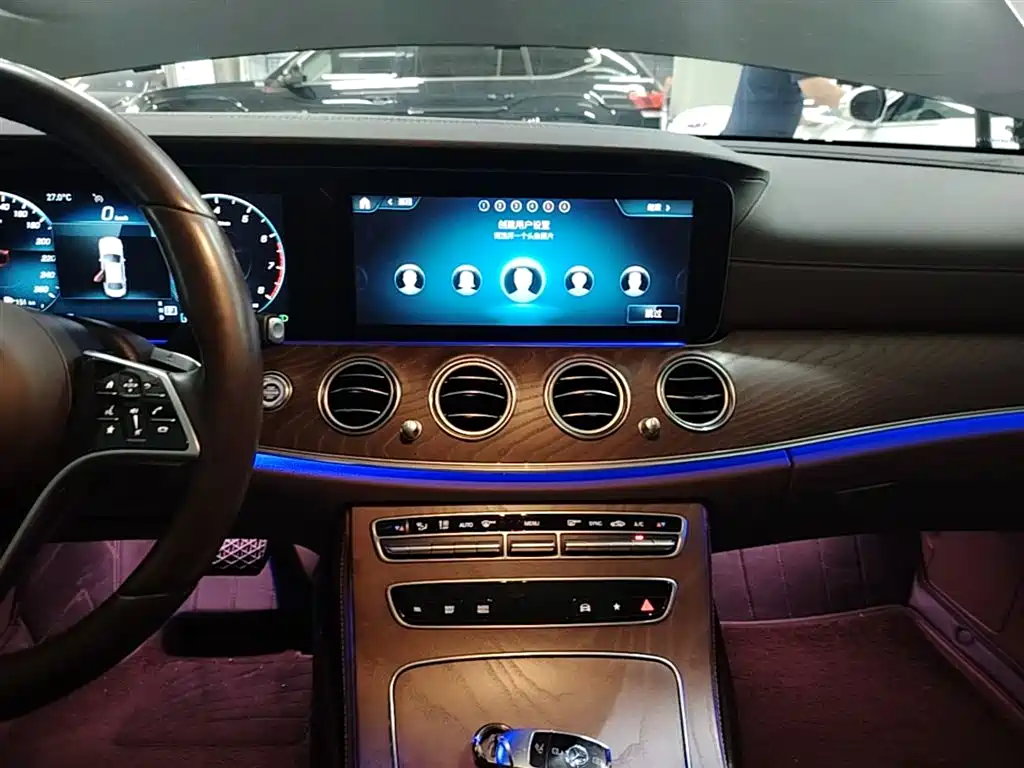 Mercedes-Benz E-Class 2023 — фото 13