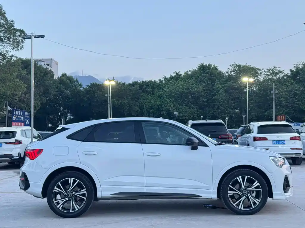 Audi Q3 Sportback 2022 — фото 9