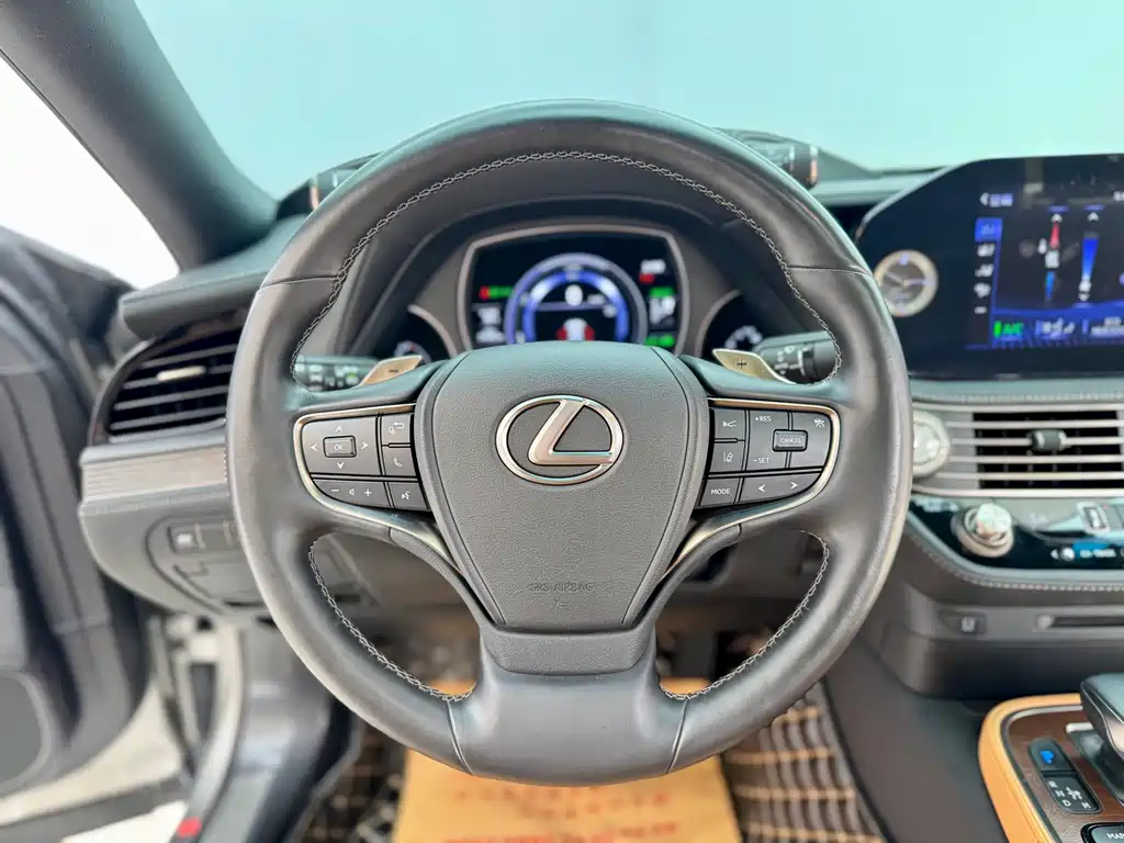 Lexus LS 2022 — фото 19