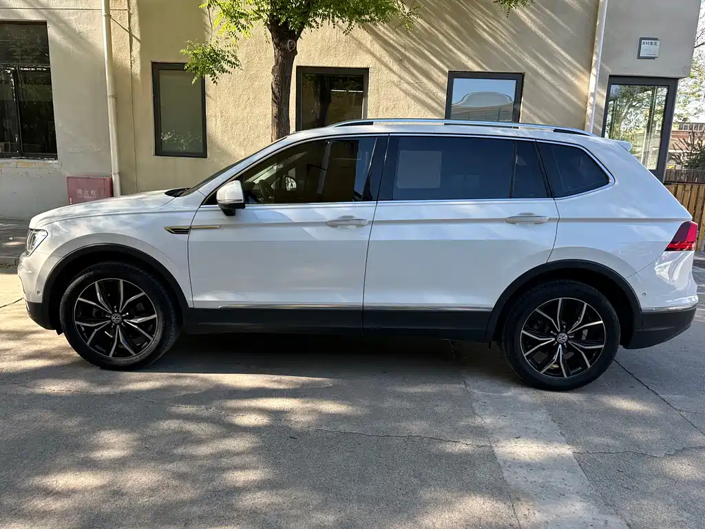 Volkswagen Tiguan L 2020 — фото 8