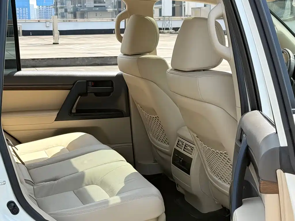 Toyota Land Cruiser 2019 — фото 12