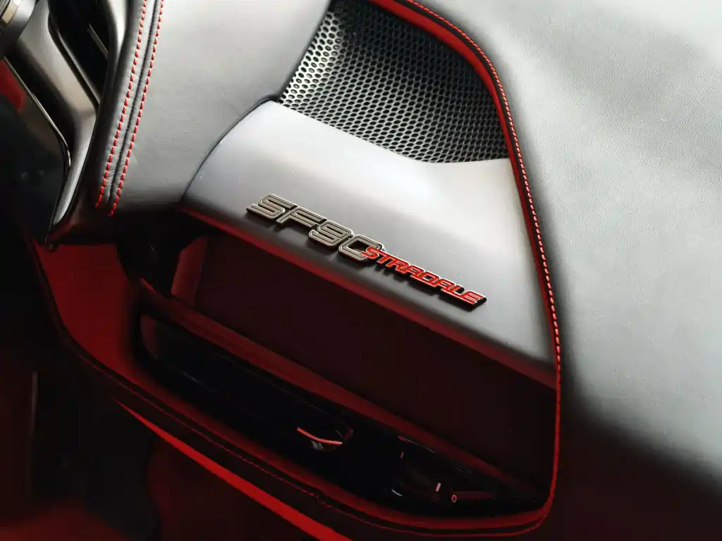 Ferrari SF90 2021 — фото 9