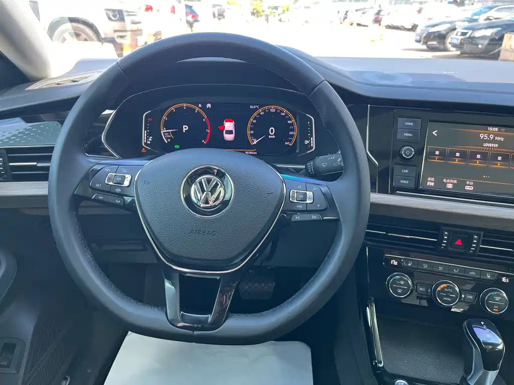 Volkswagen Passat 2019 — фото 21