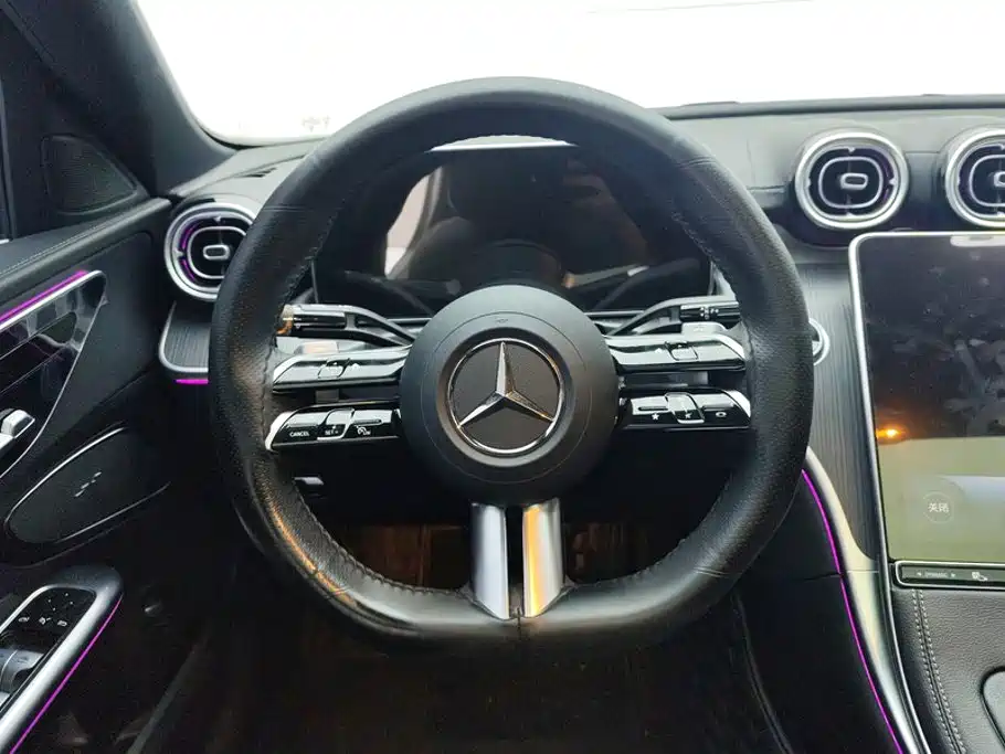 Mercedes-Benz C-Class 2024 — фото 15