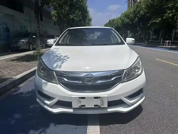 BYD Surui 2015