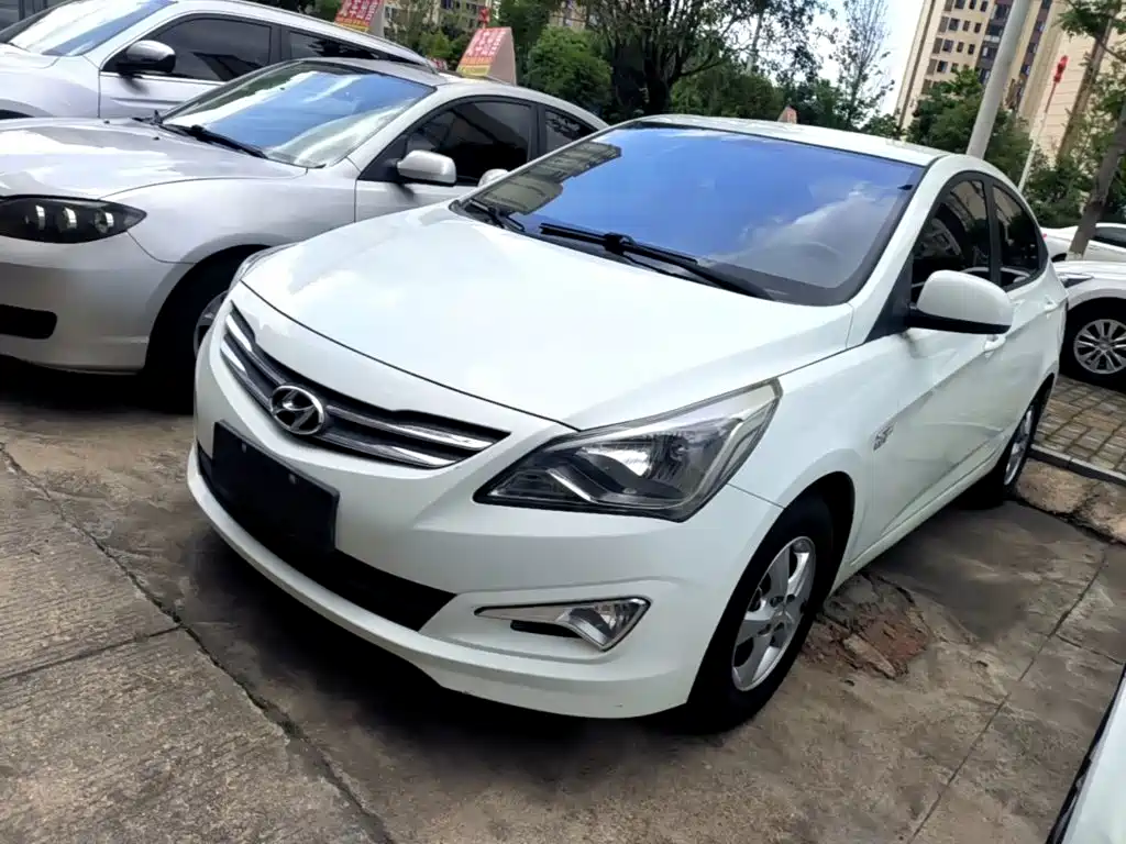 Hyundai Verna 2015 — фото 2