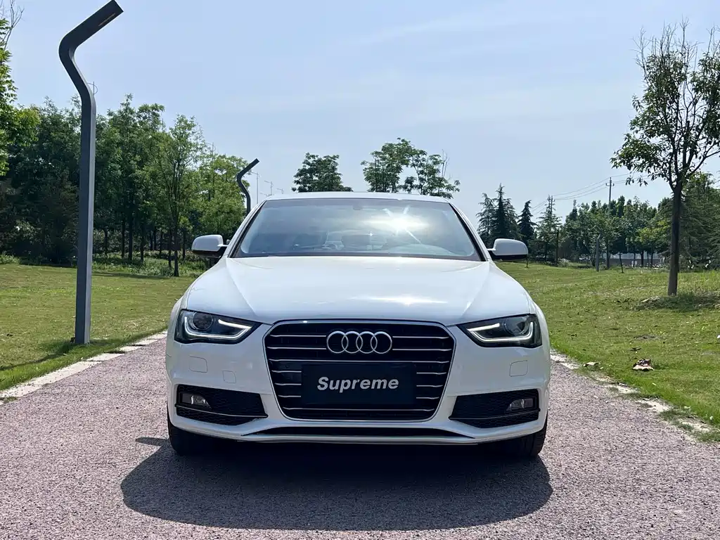 Audi A4L 2016