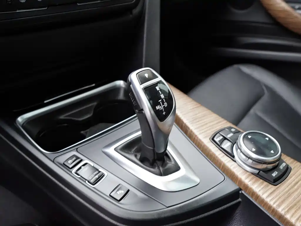 BMW 3 Series GT 2014 — фото 24
