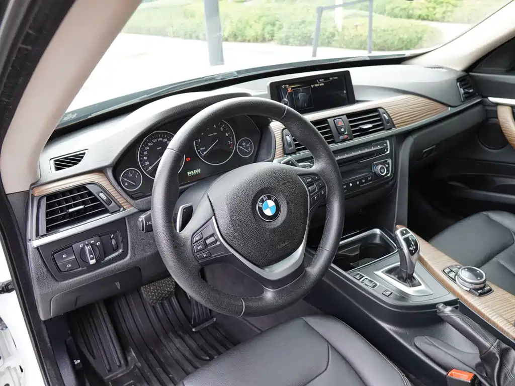 BMW 3 Series GT 2014 — фото 23