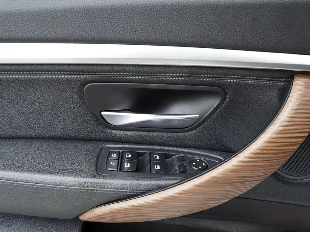 BMW 3 Series GT 2014 — фото 21